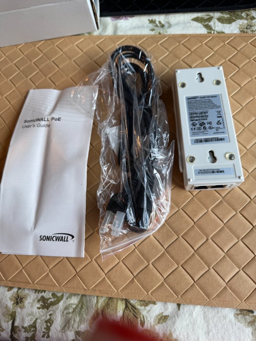 Sonicwall GigaBit PoE Injector 01-SSC-5544 with Power Cord & User's Guide